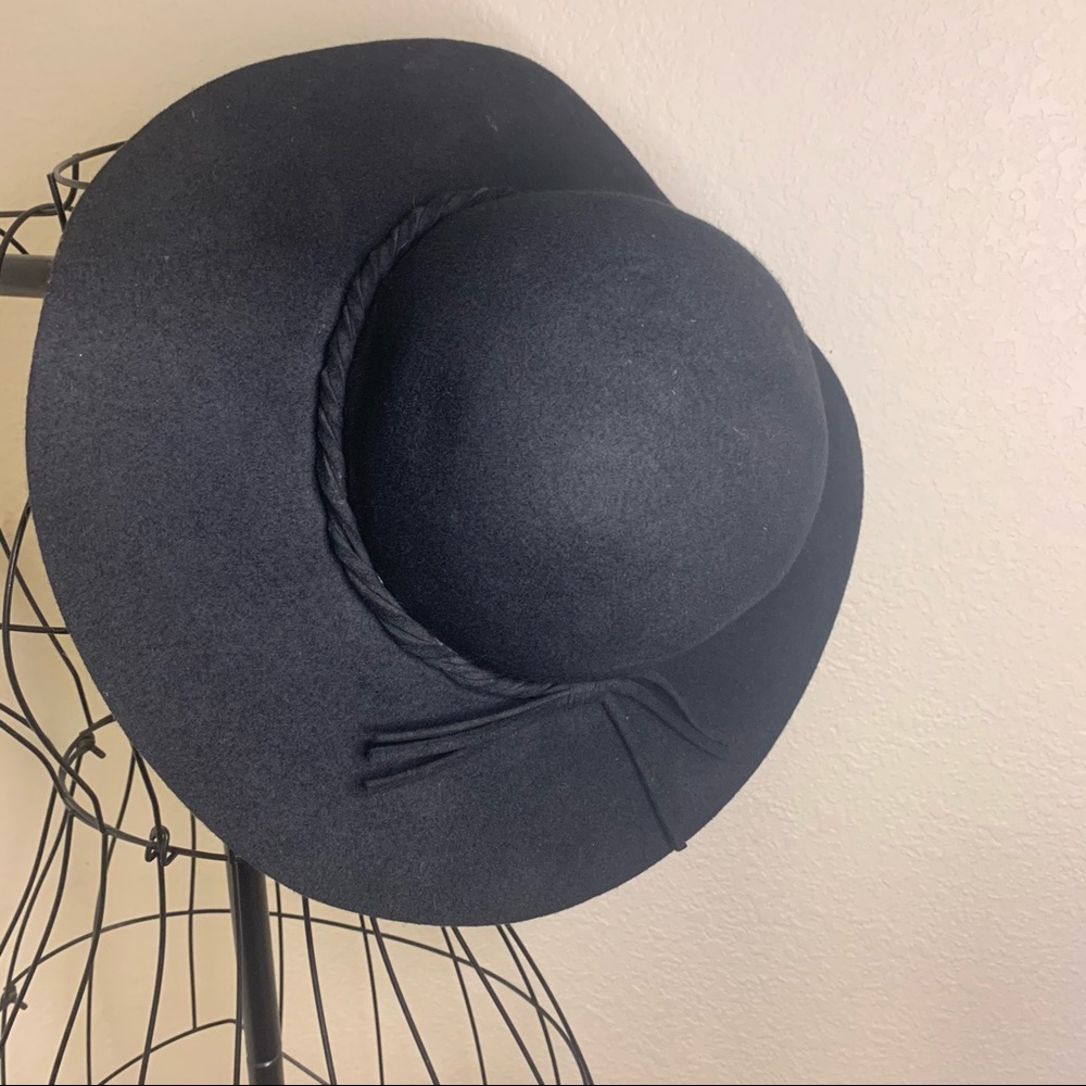 Classic Wide-Brim Black Women's Felt Hat